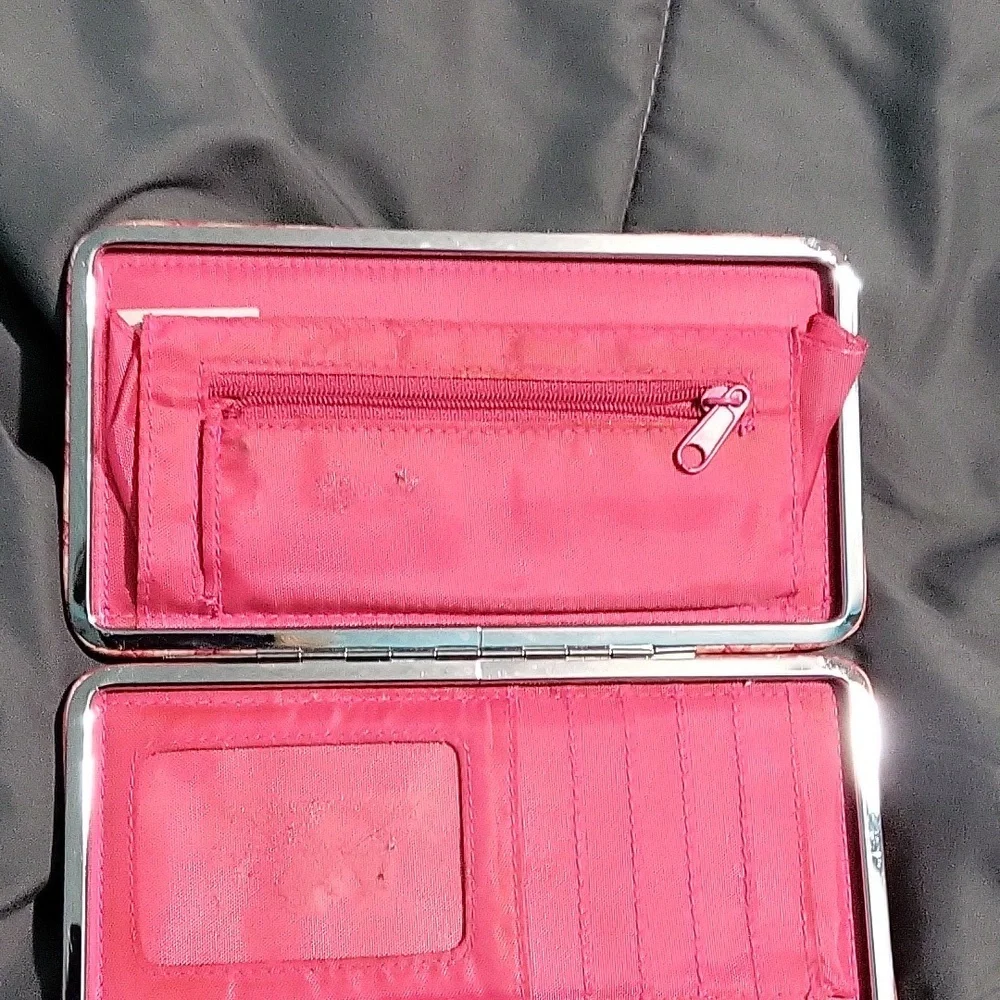 Pink Wallet - Picture 4 of 4
